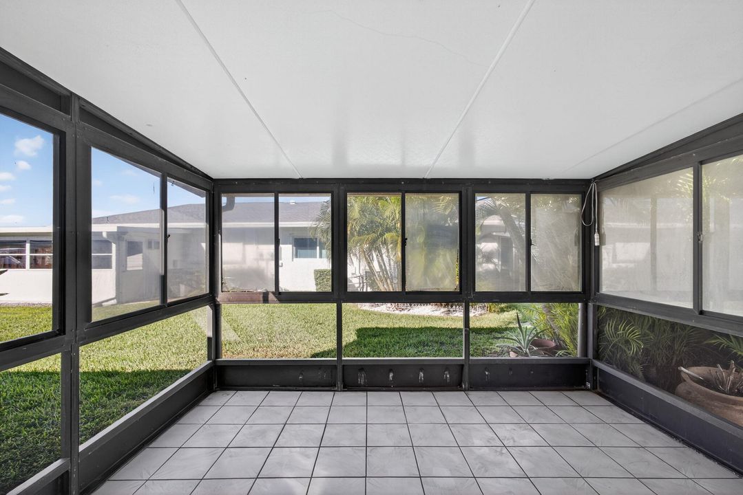 Active With Contract: $239,900 (2 beds, 2 baths, 1250 Square Feet)