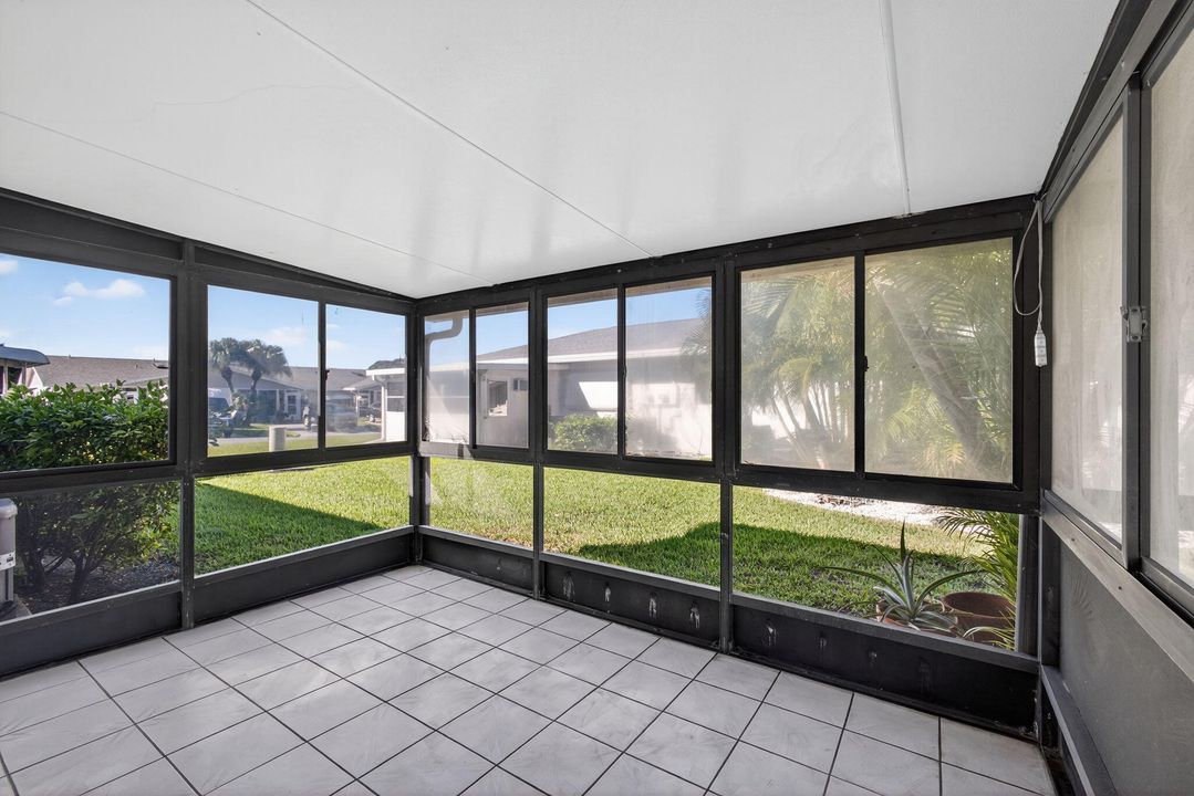 Active With Contract: $239,900 (2 beds, 2 baths, 1250 Square Feet)