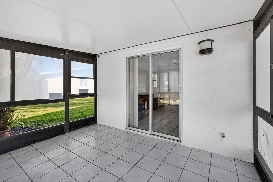 Active With Contract: $239,900 (2 beds, 2 baths, 1250 Square Feet)