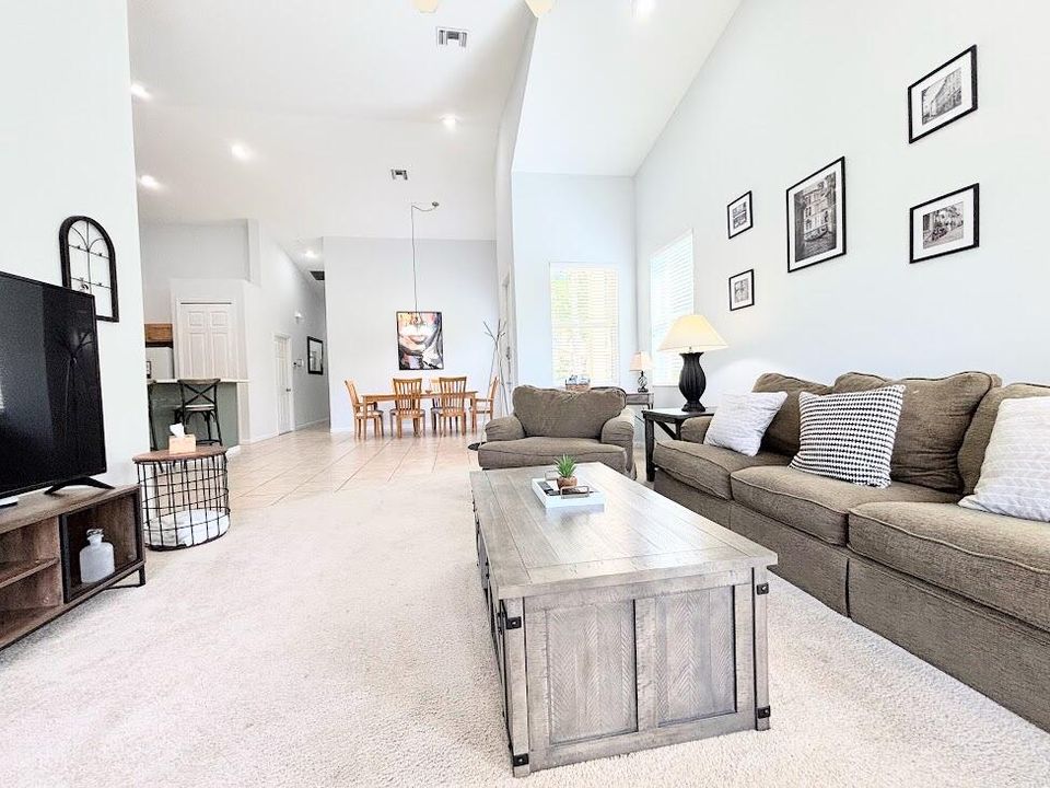 На продажу: $311,000 (3 спален, 2 ванн, 1577 Квадратных фут)