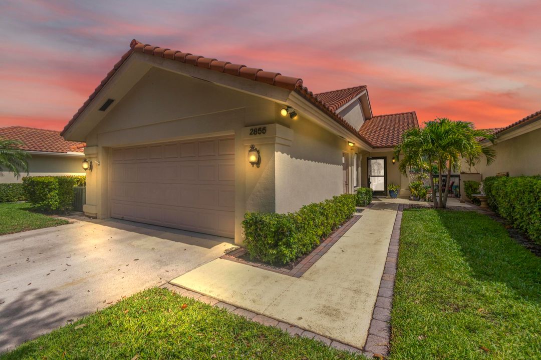 На продажу: $575,000 (3 спален, 2 ванн, 1945 Квадратных фут)