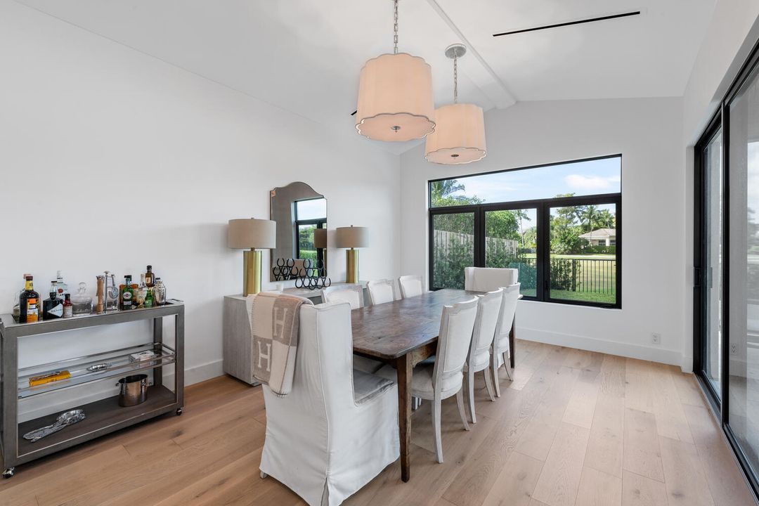 出租: $30,000 (3 贝兹, 3 浴室, 2172 平方英尺)