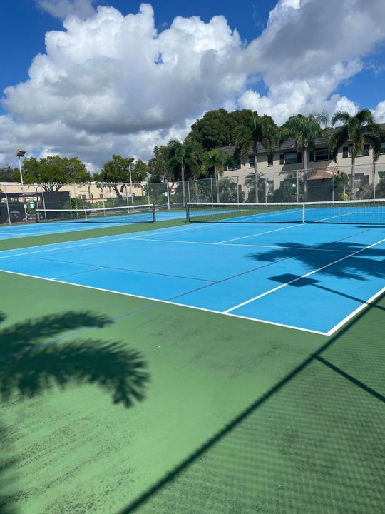 На продажу: $125,000 (2 спален, 2 ванн, 870 Квадратных фут)