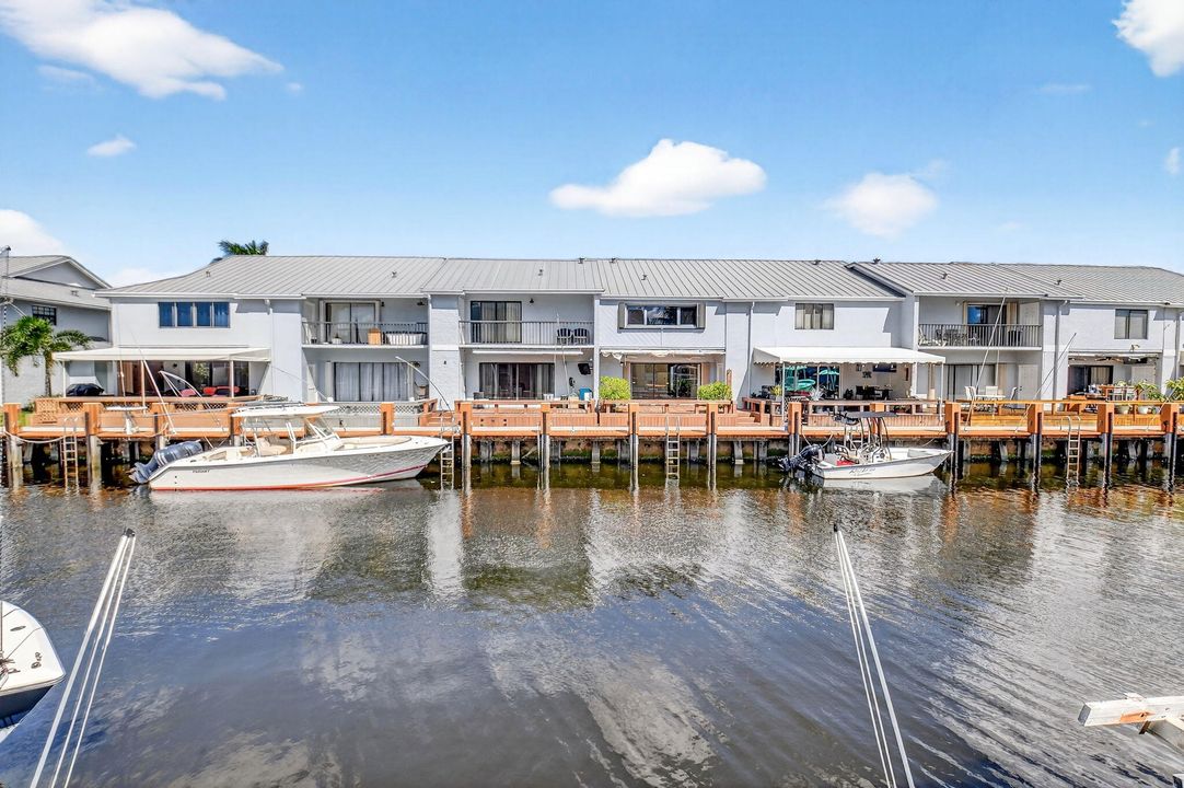 En Venta: $685,000 (2 camas, 2 baños, 1504 Pies cuadrados)