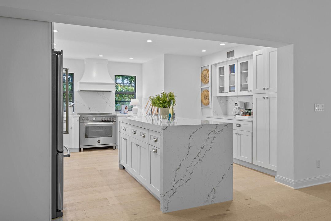 For Sale: $2,750,000 (3 beds, 3 baths, 2145 Square Feet)