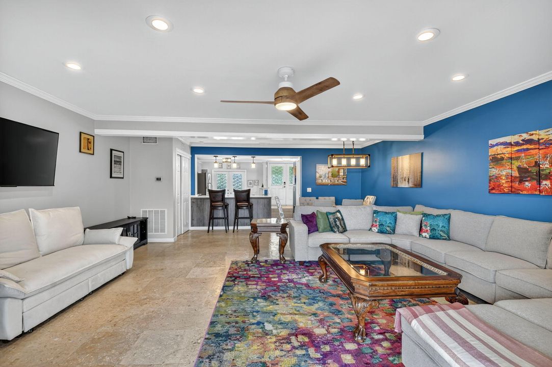 En Venta: $685,000 (2 camas, 2 baños, 1504 Pies cuadrados)