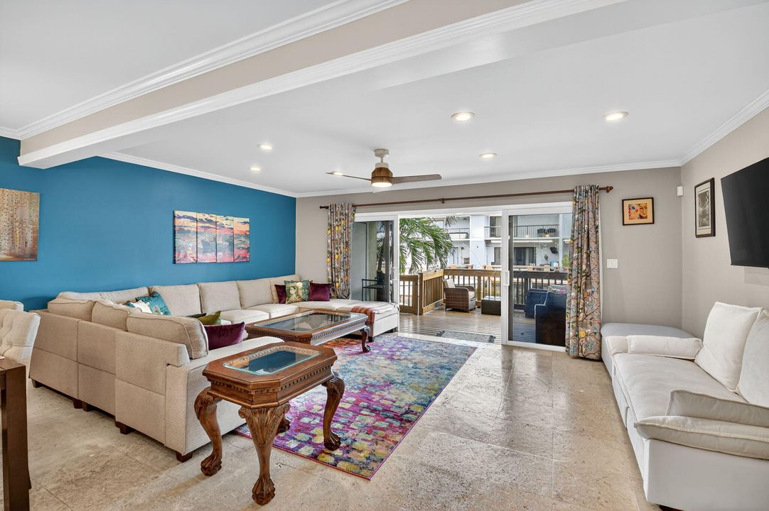 En Venta: $685,000 (2 camas, 2 baños, 1504 Pies cuadrados)