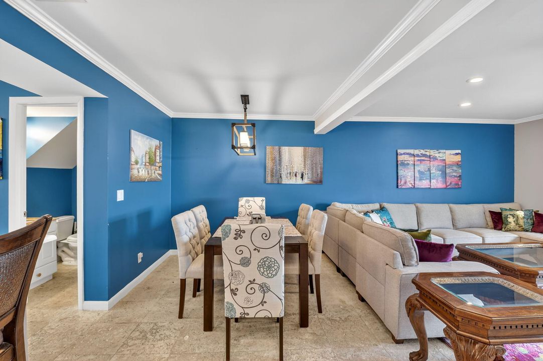 En Venta: $685,000 (2 camas, 2 baños, 1504 Pies cuadrados)