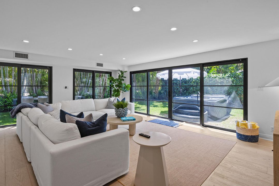 For Sale: $2,750,000 (3 beds, 3 baths, 2145 Square Feet)