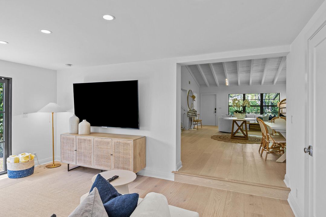 For Sale: $2,750,000 (3 beds, 3 baths, 2145 Square Feet)