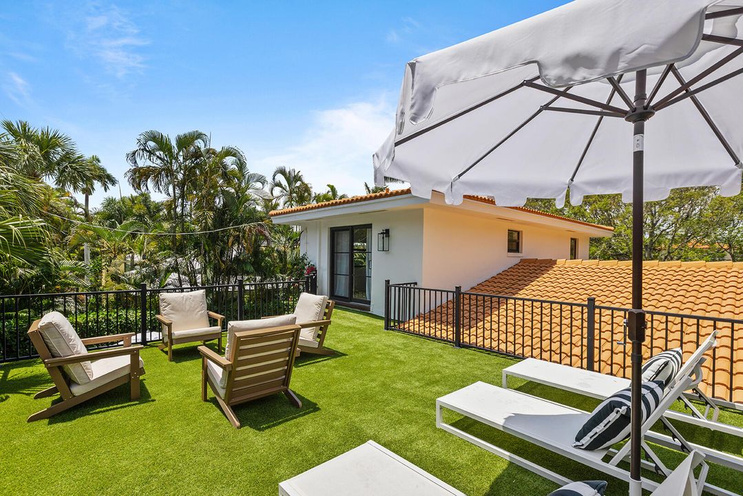 For Sale: $2,750,000 (3 beds, 3 baths, 2145 Square Feet)