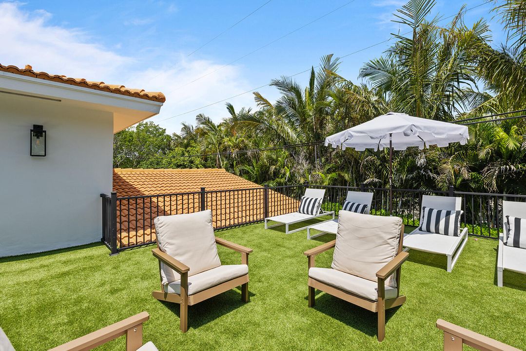 For Sale: $2,750,000 (3 beds, 3 baths, 2145 Square Feet)