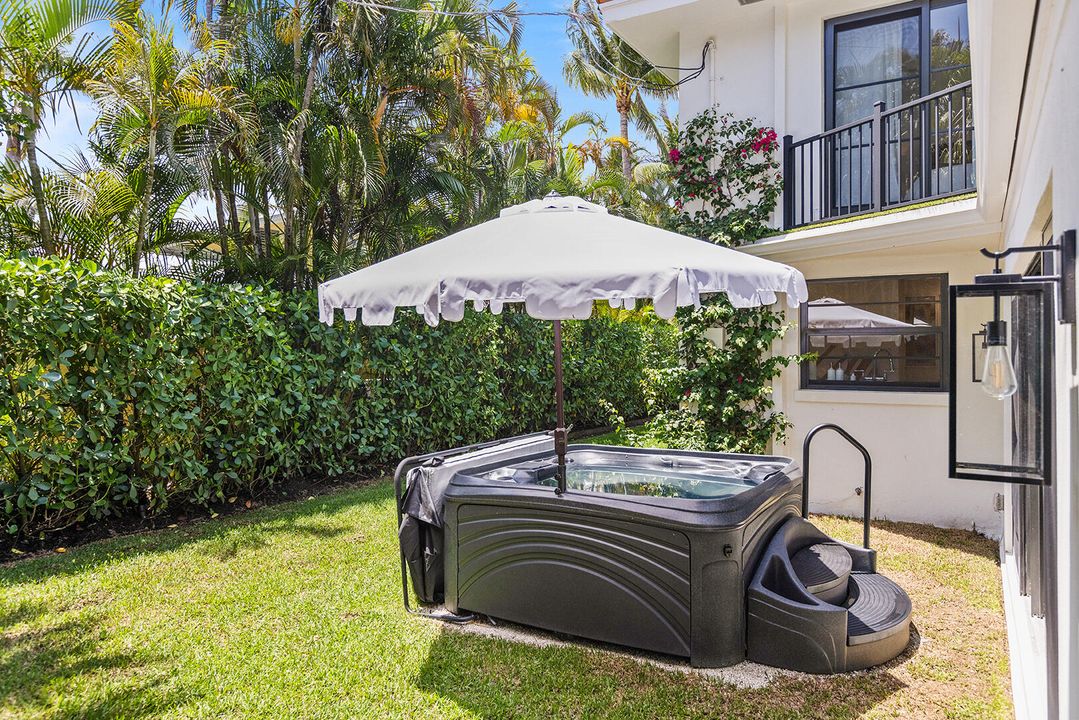 For Sale: $2,750,000 (3 beds, 3 baths, 2145 Square Feet)