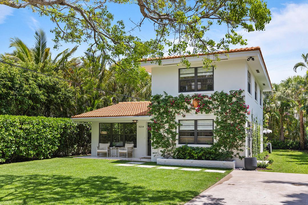 For Sale: $2,750,000 (3 beds, 3 baths, 2145 Square Feet)