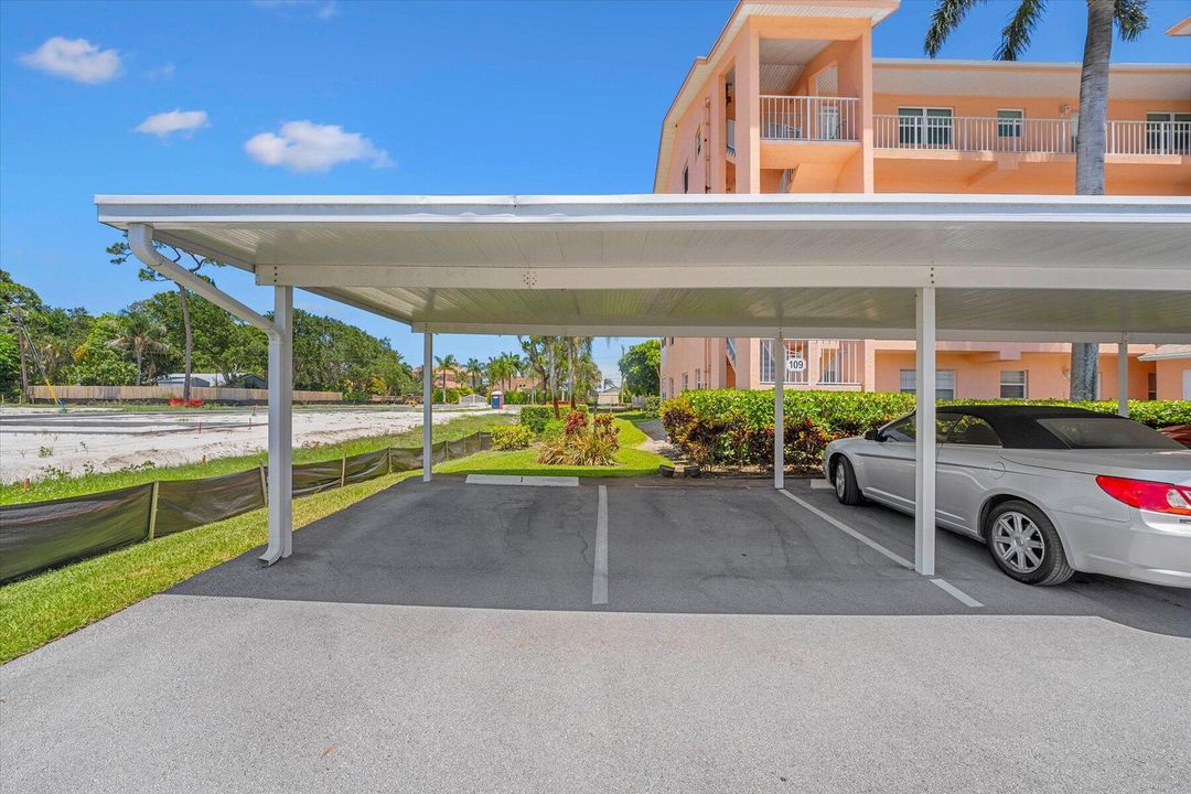 For Sale: $199,500 (2 beds, 2 baths, 1204 Square Feet)