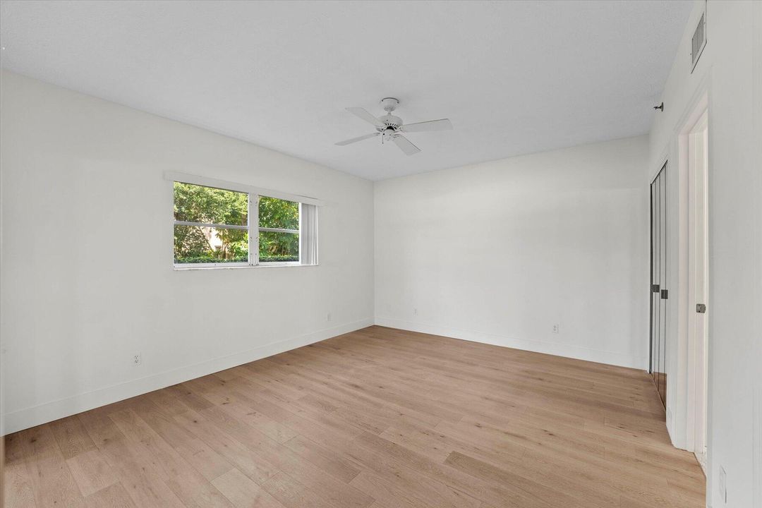 For Sale: $199,500 (2 beds, 2 baths, 1204 Square Feet)