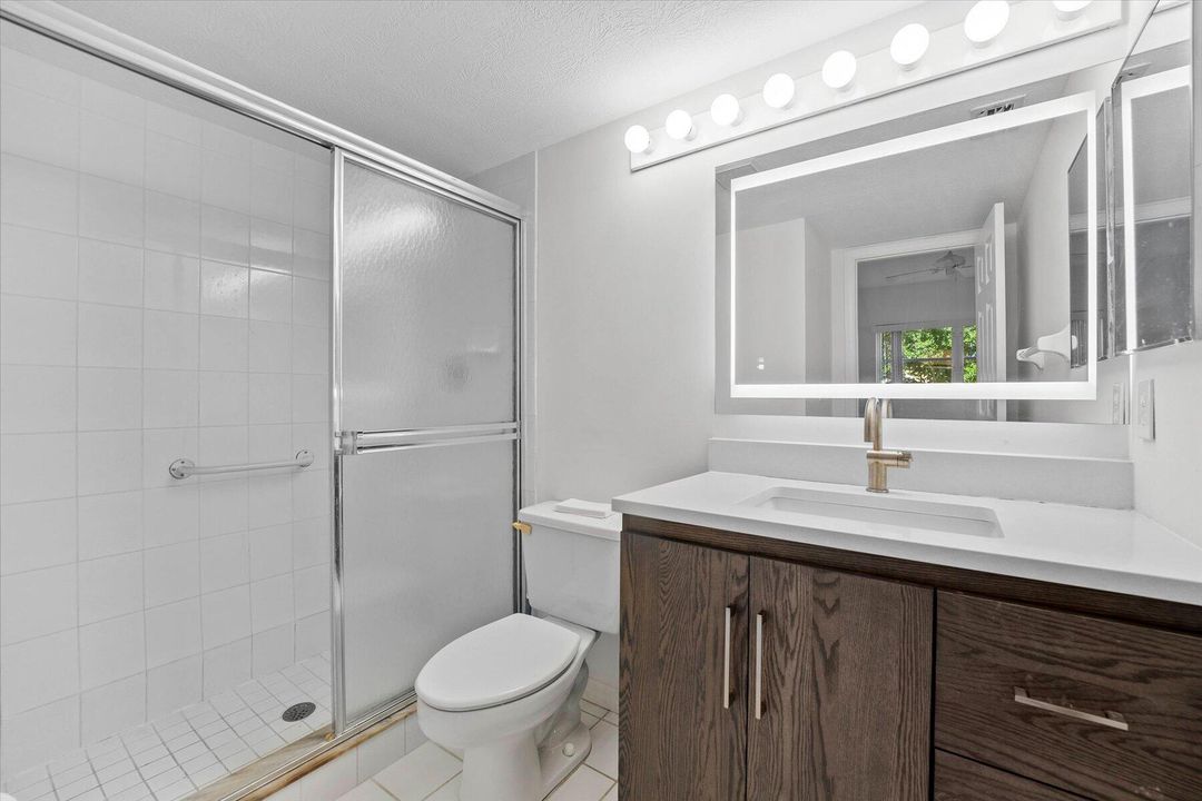 For Sale: $199,500 (2 beds, 2 baths, 1204 Square Feet)