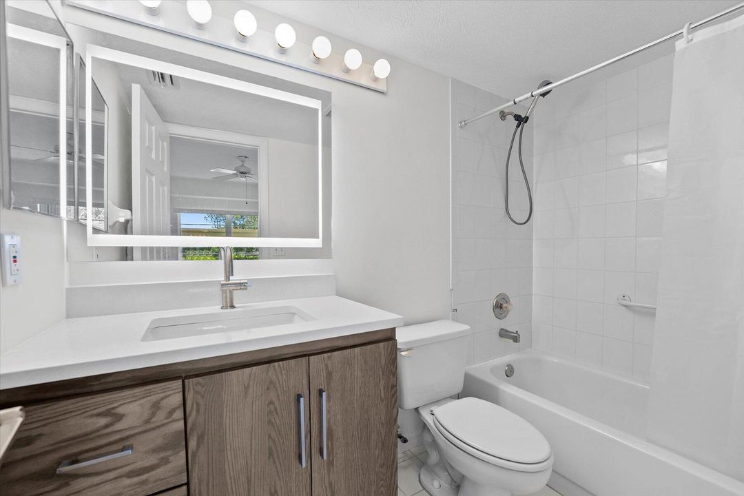 For Sale: $199,500 (2 beds, 2 baths, 1204 Square Feet)