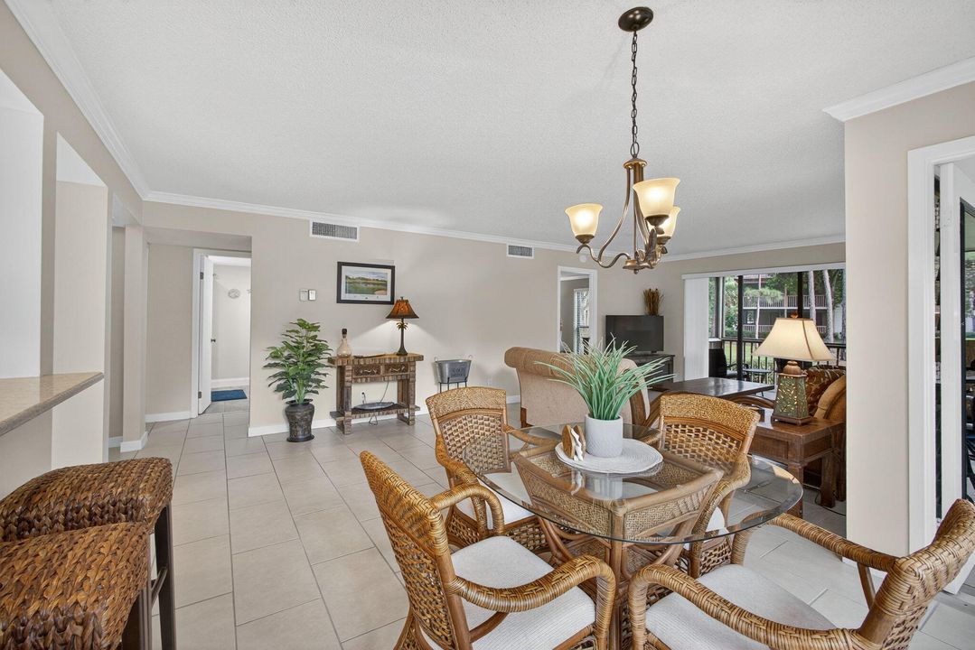 For Sale: $419,900 (2 beds, 2 baths, 1366 Square Feet)