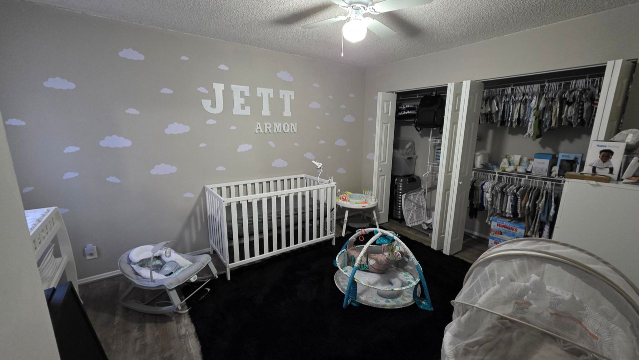 待售: $174,323 (2 贝兹, 2 浴室, 1005 平方英尺)