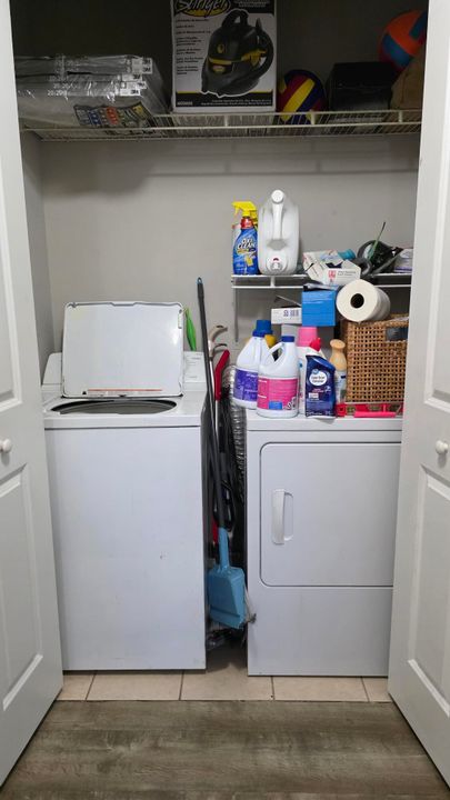 待售: $174,323 (2 贝兹, 2 浴室, 1005 平方英尺)