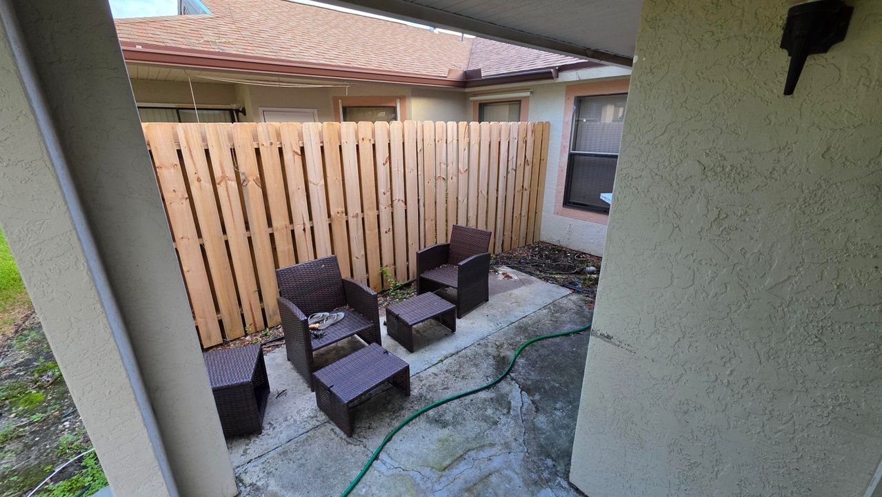 待售: $174,323 (2 贝兹, 2 浴室, 1005 平方英尺)