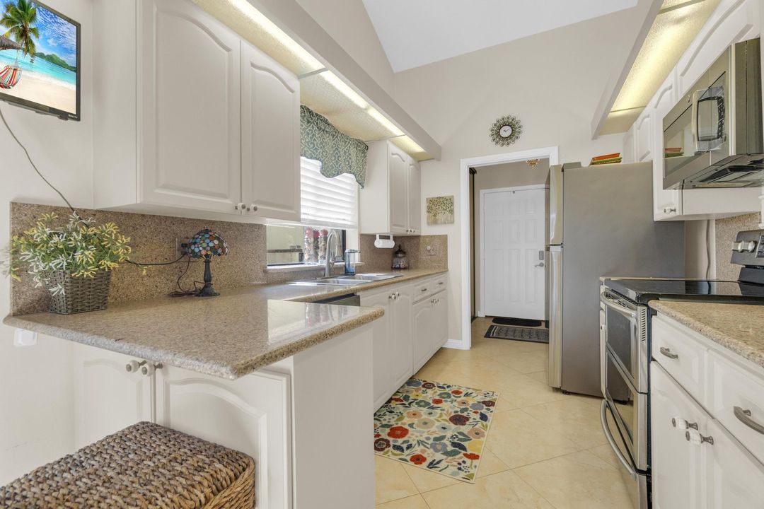 На продажу: $575,000 (3 спален, 2 ванн, 1945 Квадратных фут)