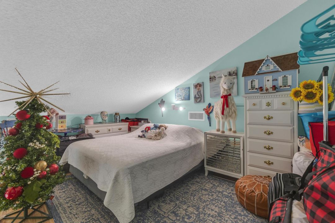 На продажу: $575,000 (3 спален, 2 ванн, 1945 Квадратных фут)