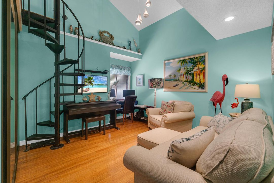 На продажу: $575,000 (3 спален, 2 ванн, 1945 Квадратных фут)