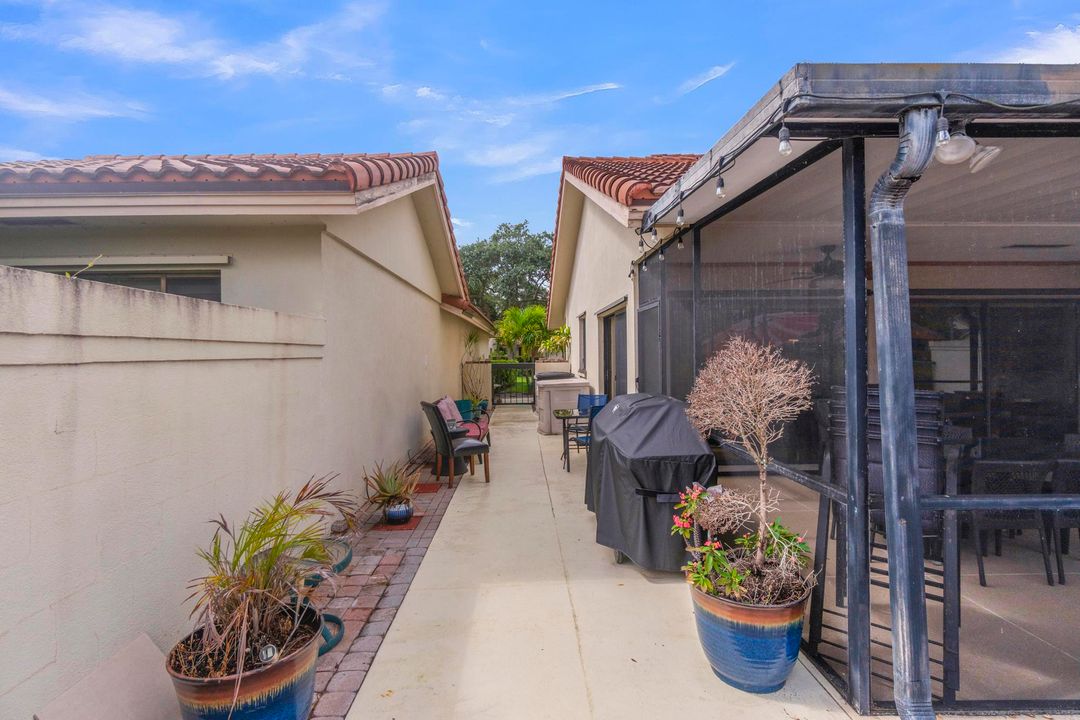 На продажу: $575,000 (3 спален, 2 ванн, 1945 Квадратных фут)