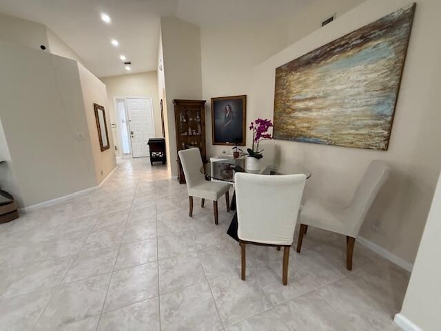 For Rent: $4,500 (3 beds, 2 baths, 1618 Square Feet)