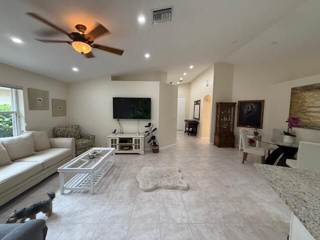 For Rent: $4,500 (3 beds, 2 baths, 1618 Square Feet)