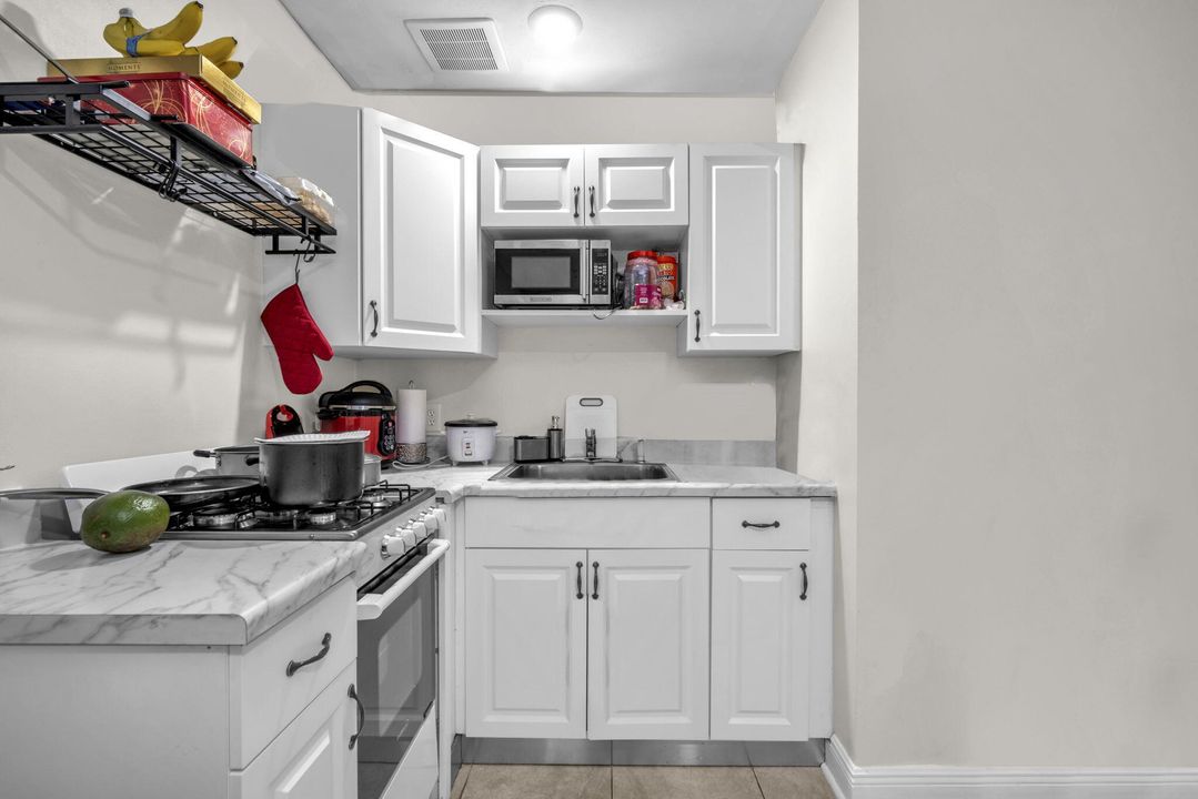 На продажу: $1,099,000 (6 спален, 7 ванн, 2709 Квадратных фут)