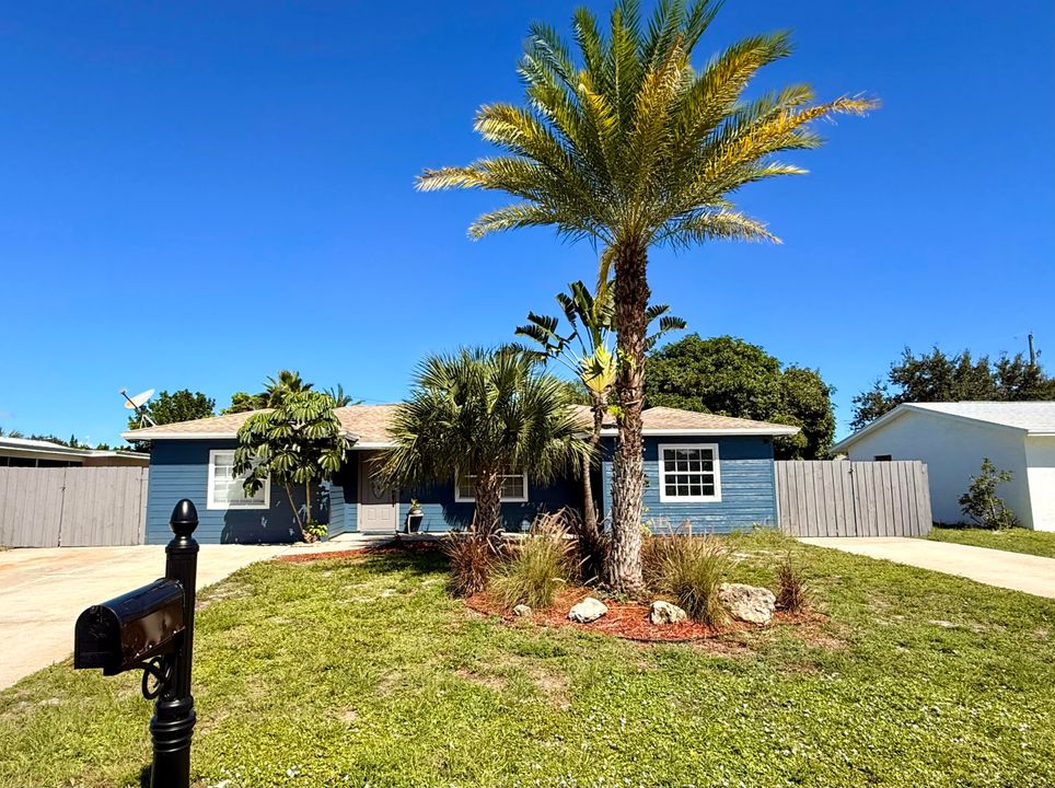 For Sale: $439,000 (4 beds, 2 baths, 1603 Square Feet)