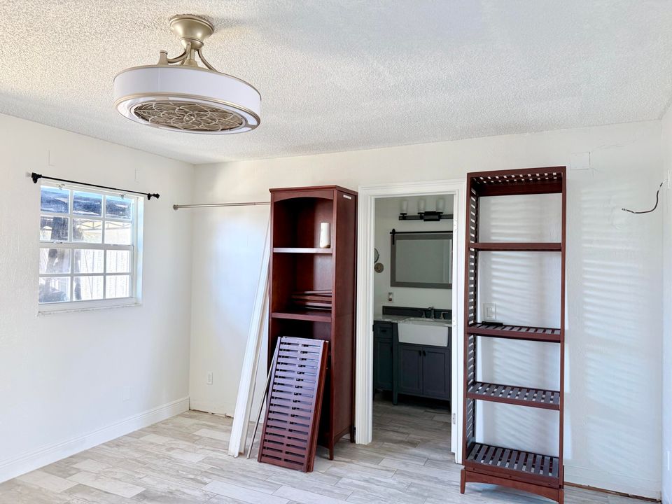 For Sale: $439,000 (4 beds, 2 baths, 1603 Square Feet)