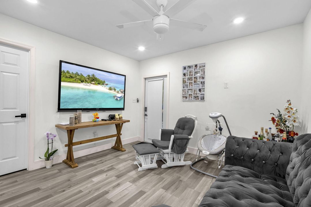 На продажу: $1,099,000 (6 спален, 7 ванн, 2709 Квадратных фут)