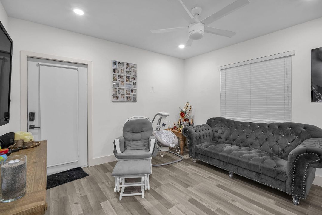 На продажу: $1,099,000 (6 спален, 7 ванн, 2709 Квадратных фут)