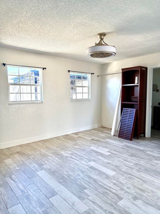 For Sale: $439,000 (4 beds, 2 baths, 1603 Square Feet)