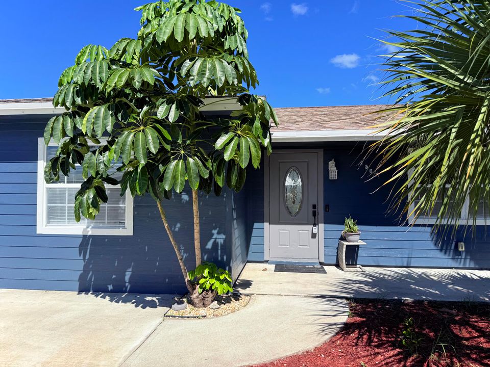 For Sale: $439,000 (4 beds, 2 baths, 1603 Square Feet)