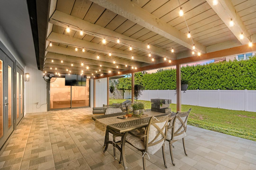 Activo con contrato: $949,000 (4 camas, 2 baños, 2062 Pies cuadrados)