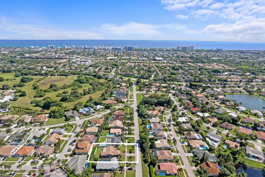 Activo con contrato: $949,000 (4 camas, 2 baños, 2062 Pies cuadrados)