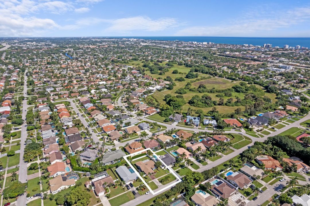 Activo con contrato: $949,000 (4 camas, 2 baños, 2062 Pies cuadrados)