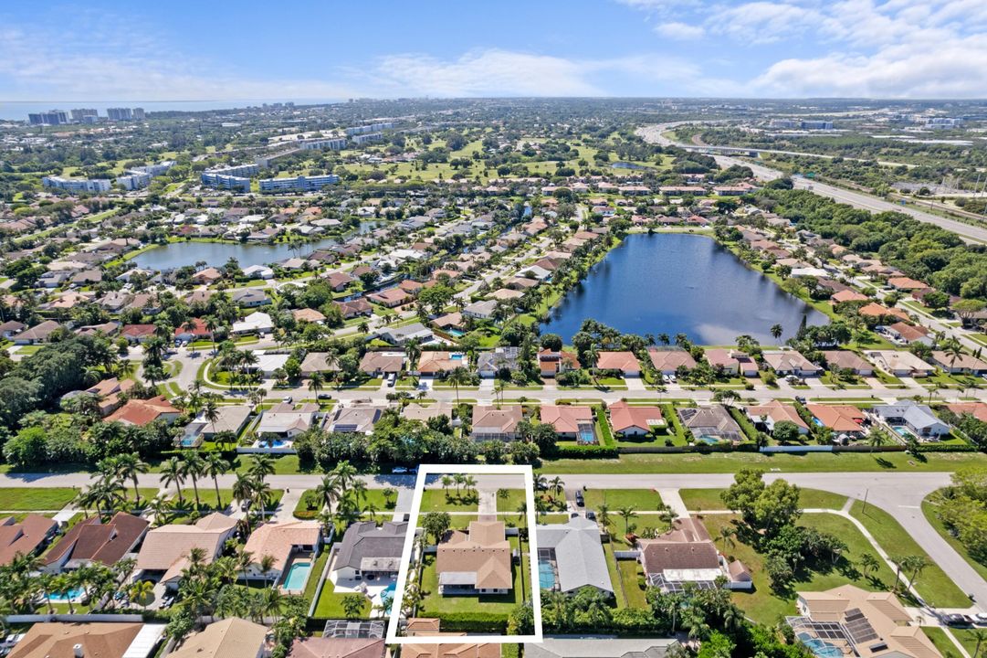 Activo con contrato: $949,000 (4 camas, 2 baños, 2062 Pies cuadrados)