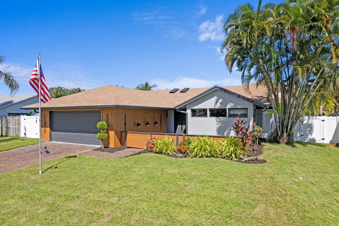 Activo con contrato: $949,000 (4 camas, 2 baños, 2062 Pies cuadrados)