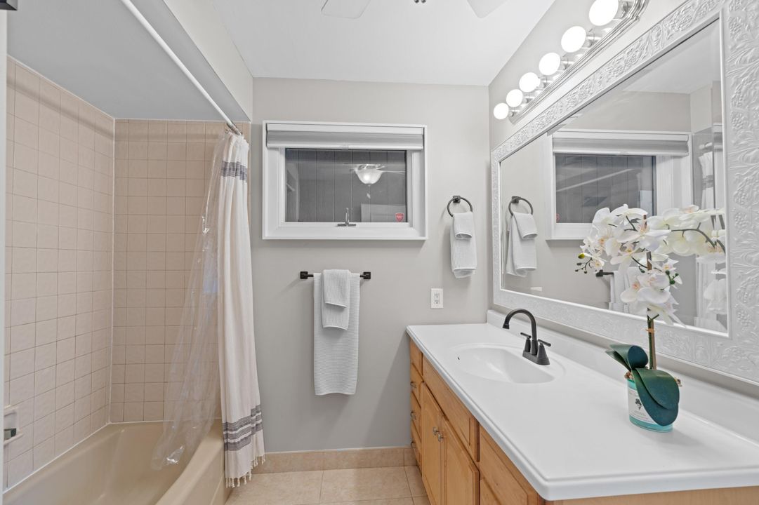 Activo con contrato: $949,000 (4 camas, 2 baños, 2062 Pies cuadrados)