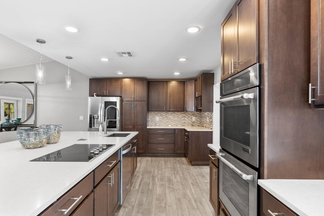 Activo con contrato: $949,000 (4 camas, 2 baños, 2062 Pies cuadrados)