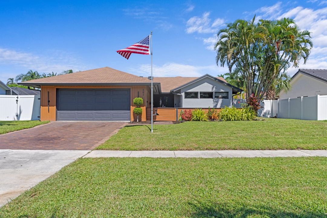 Activo con contrato: $949,000 (4 camas, 2 baños, 2062 Pies cuadrados)