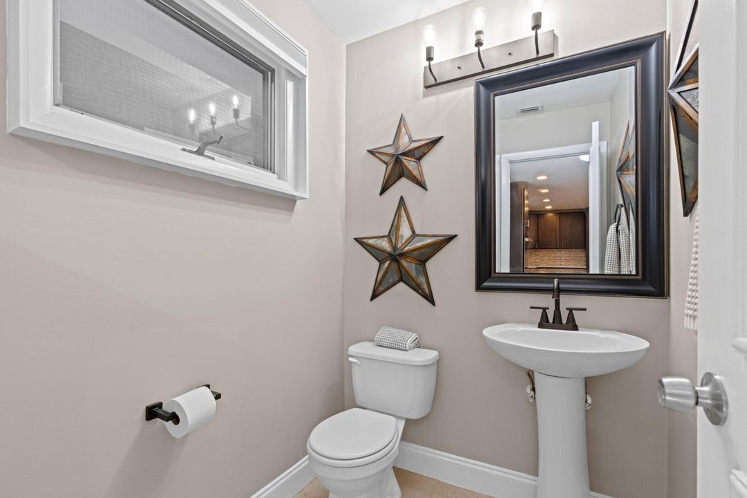 Activo con contrato: $949,000 (4 camas, 2 baños, 2062 Pies cuadrados)