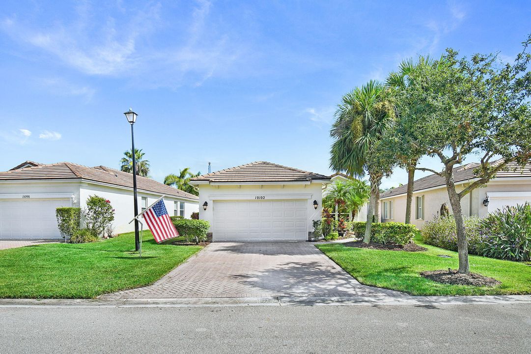 For Sale: $345,000 (3 beds, 2 baths, 1532 Square Feet)