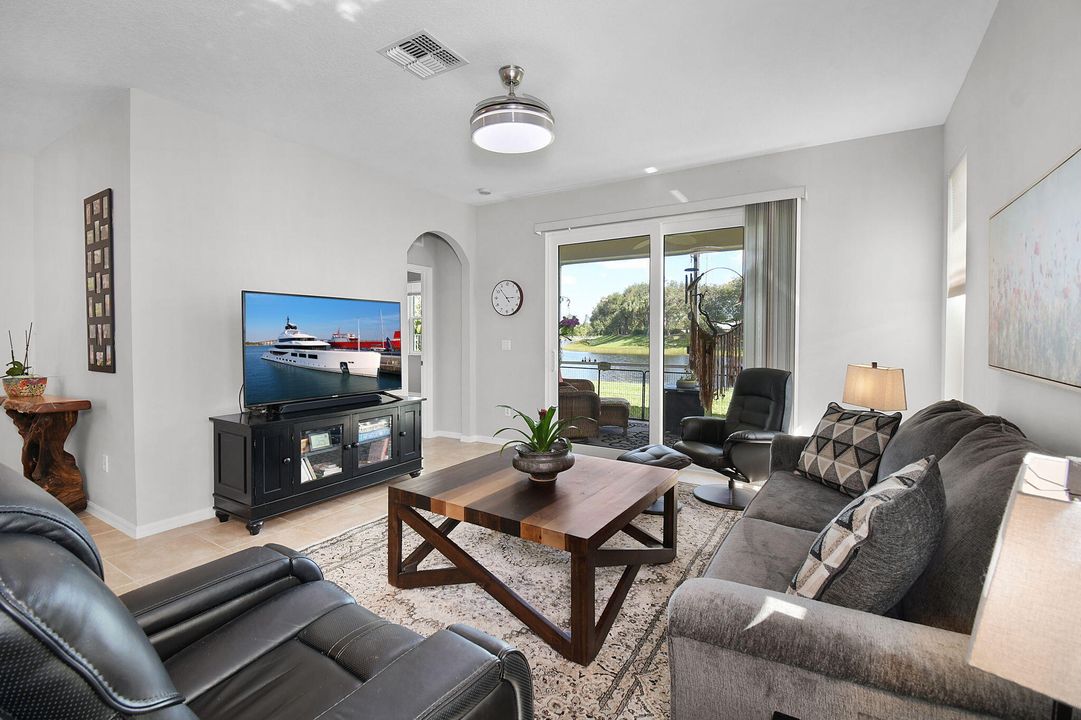 For Sale: $345,000 (3 beds, 2 baths, 1532 Square Feet)